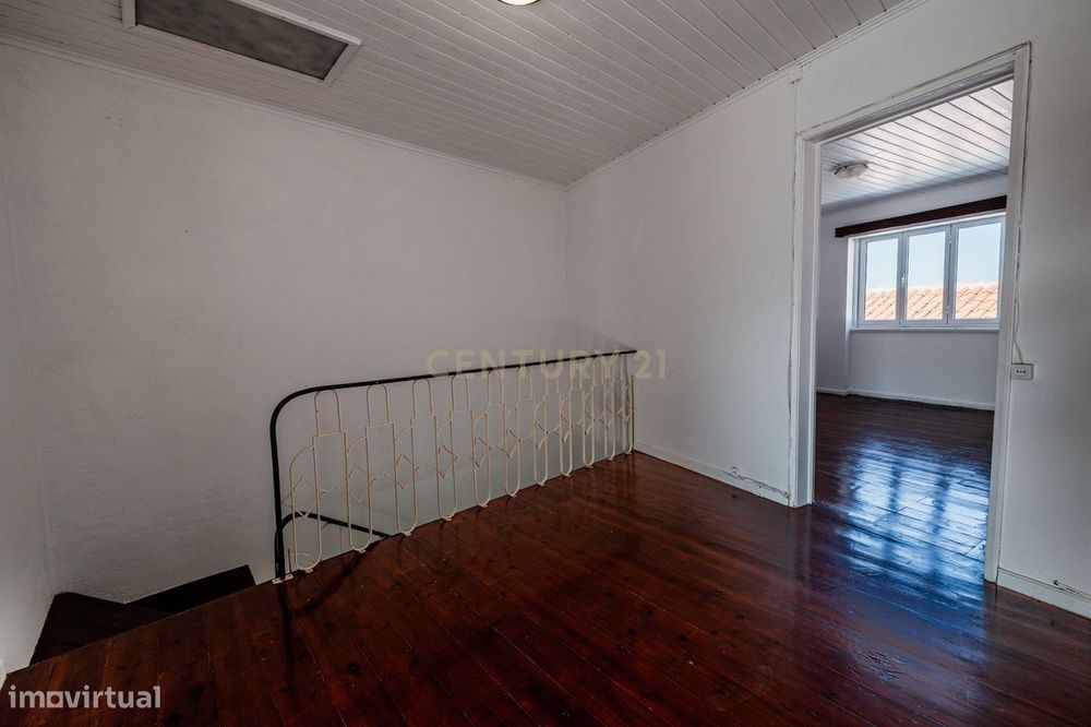 Moradia T3 com Terraço e Vista Mar em Santa Cruz, Lagoa