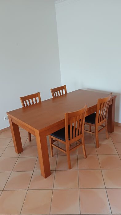 Mesa sala cerejeira 1.60 e 4 cadeiras