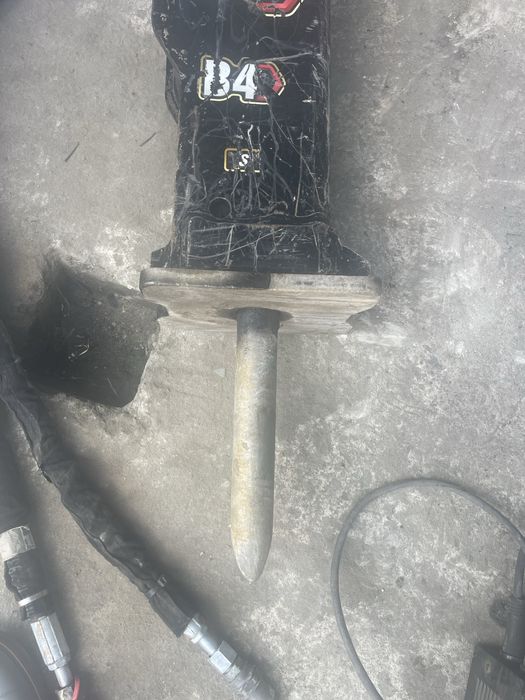 Відбійний молоток cat