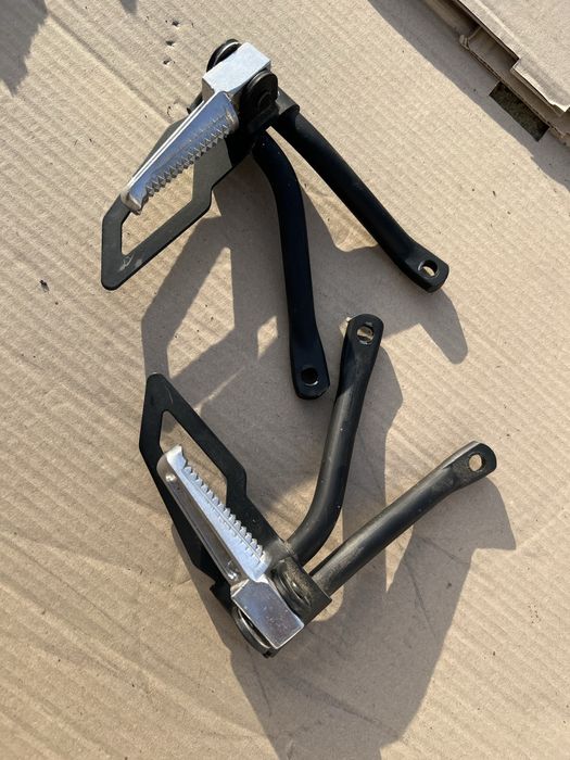 Задні ніжки пасажира Lifan SR220