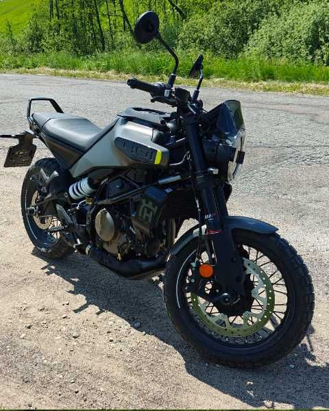 Wynajem Motocykli Husqvarna Svartpillen 401 CRF 300 Prawo jazdy A2