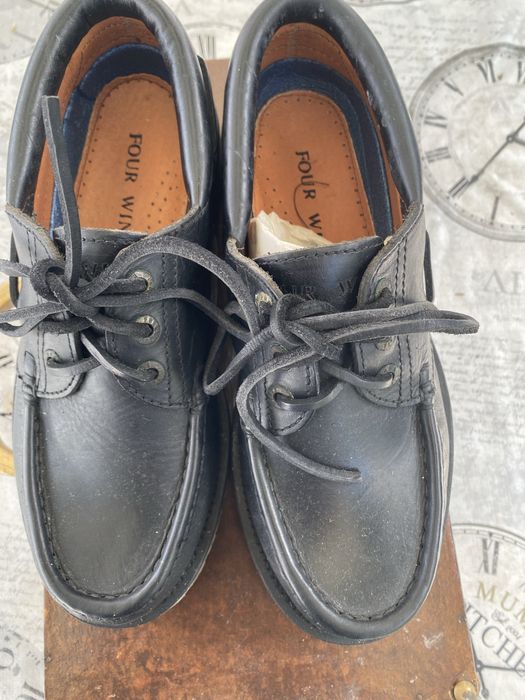 Sapatos homem  em pele novos /FOUR WINDS