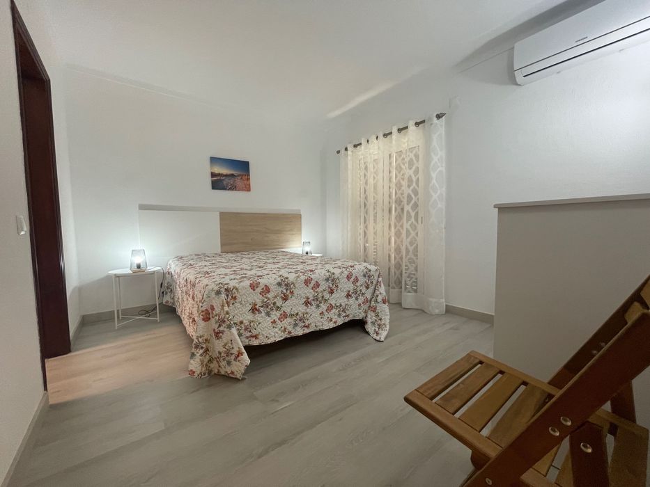 Alugo Moradia com Piscina para férias-400m praia
