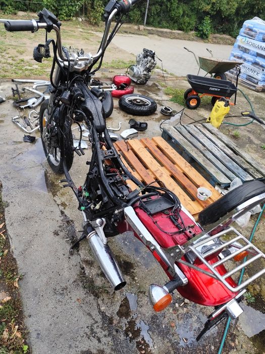 Honda Shadow vt700 kompletne części.