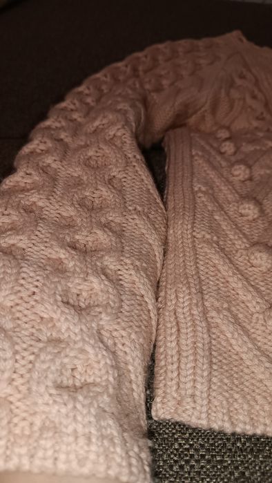 Тепла в'язана кофта