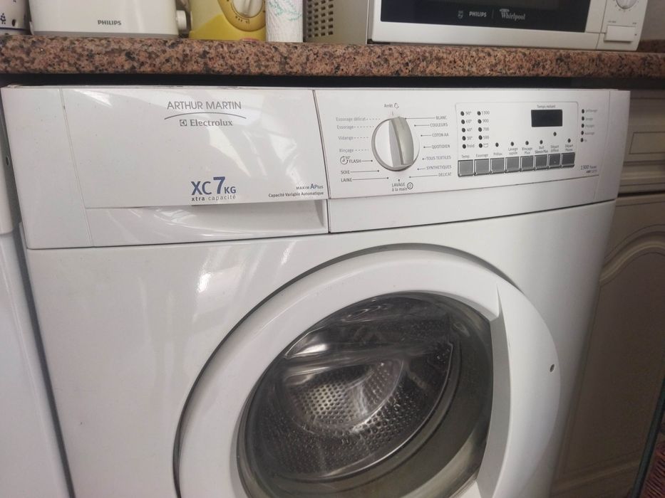 Maquina lavar roupa 7kg Electrolux, em bom estado