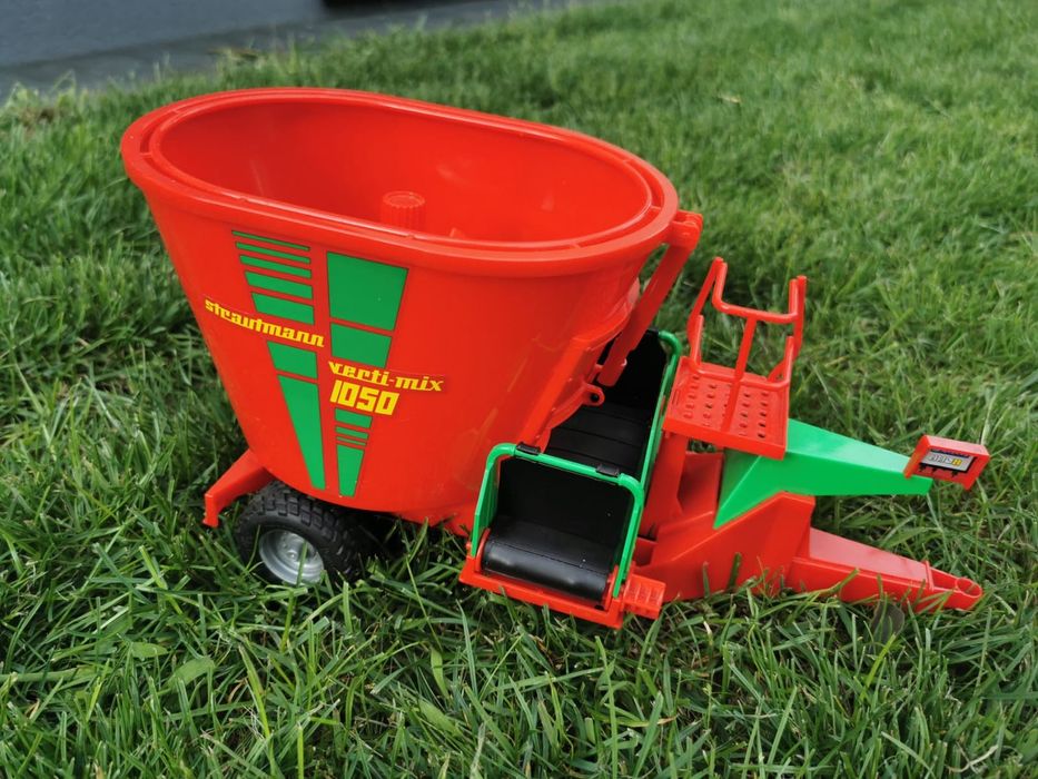 Paszowóz ,wóz paszowy Bruder Stautmann 1050