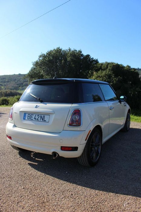 Mini Cooper D em excelente estado