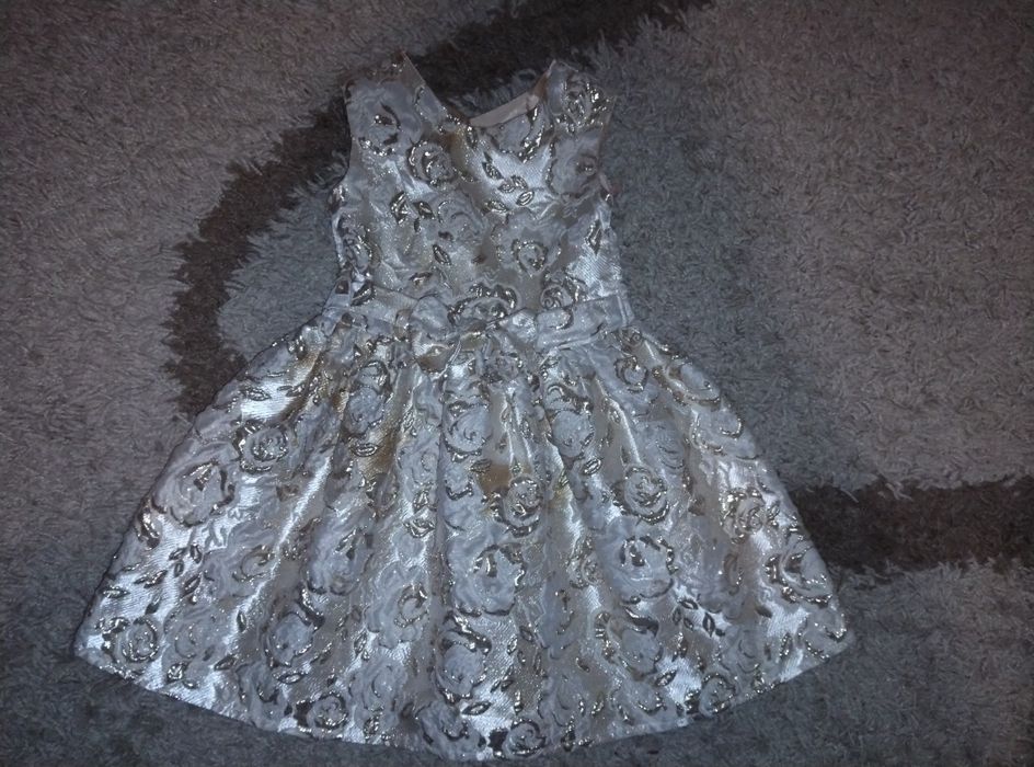 Золотисте дитяче плаття