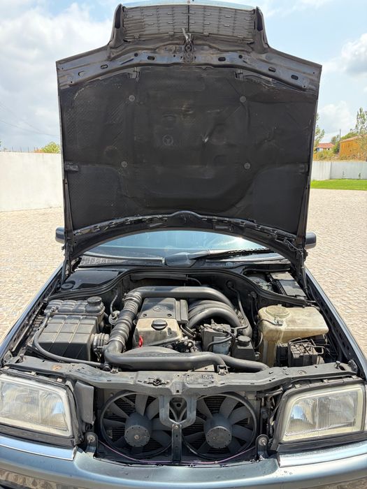 Mercedes-Benz C 250 — fotografia 11