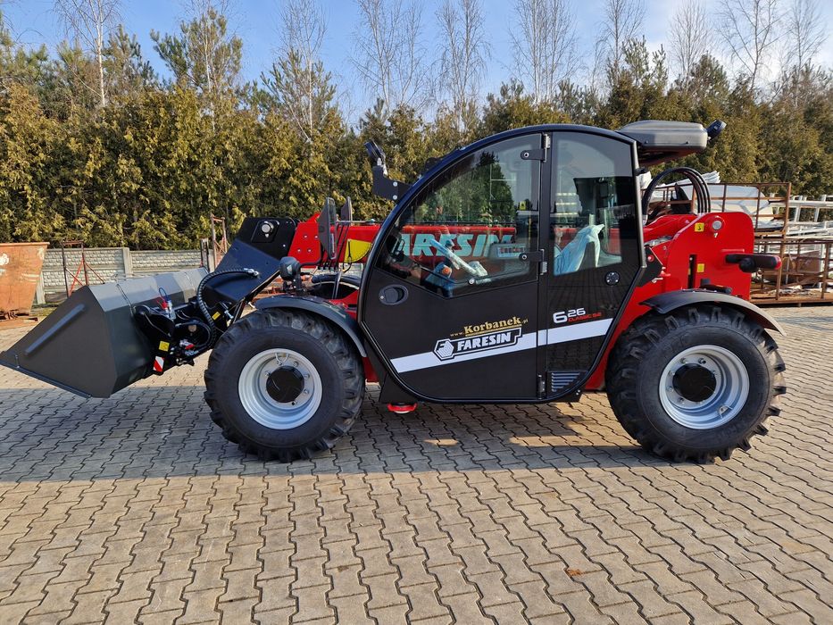 ładowarka teleskopowa Faresin 6.26, demo