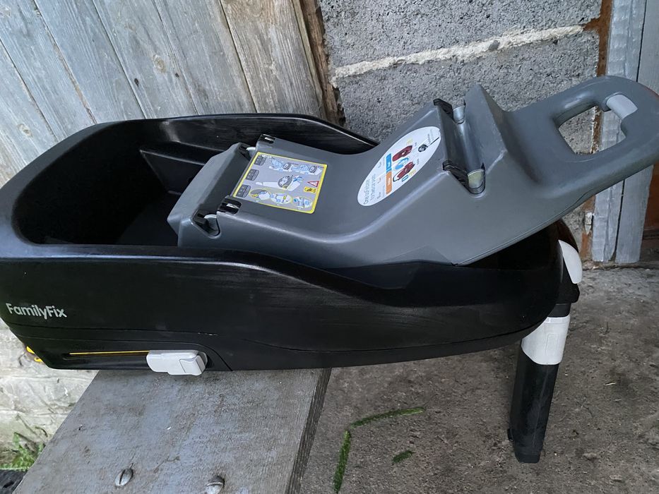 Автокрісло з базою Maxi Cosi