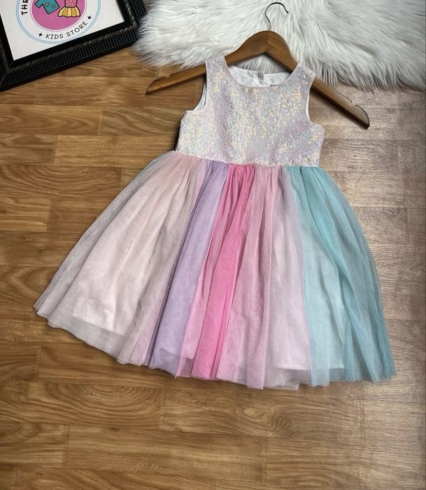 Оренда святкових  суконь