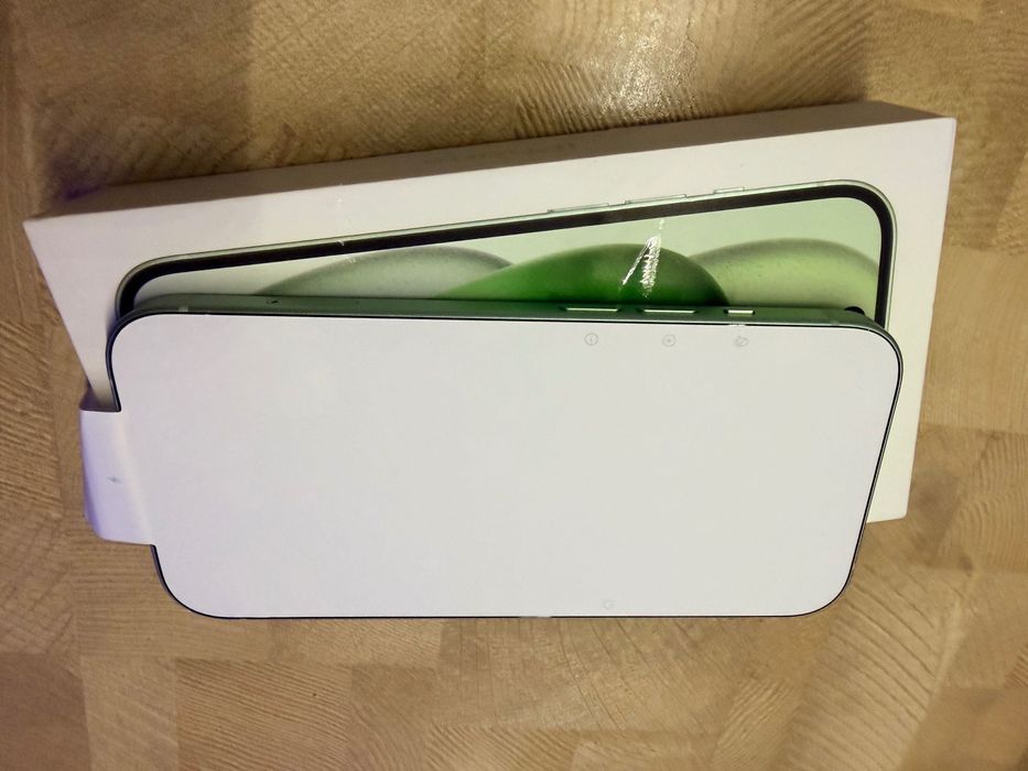 iPhone 15, zielony, nowy