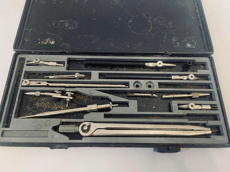 Набір для креслення готувальня