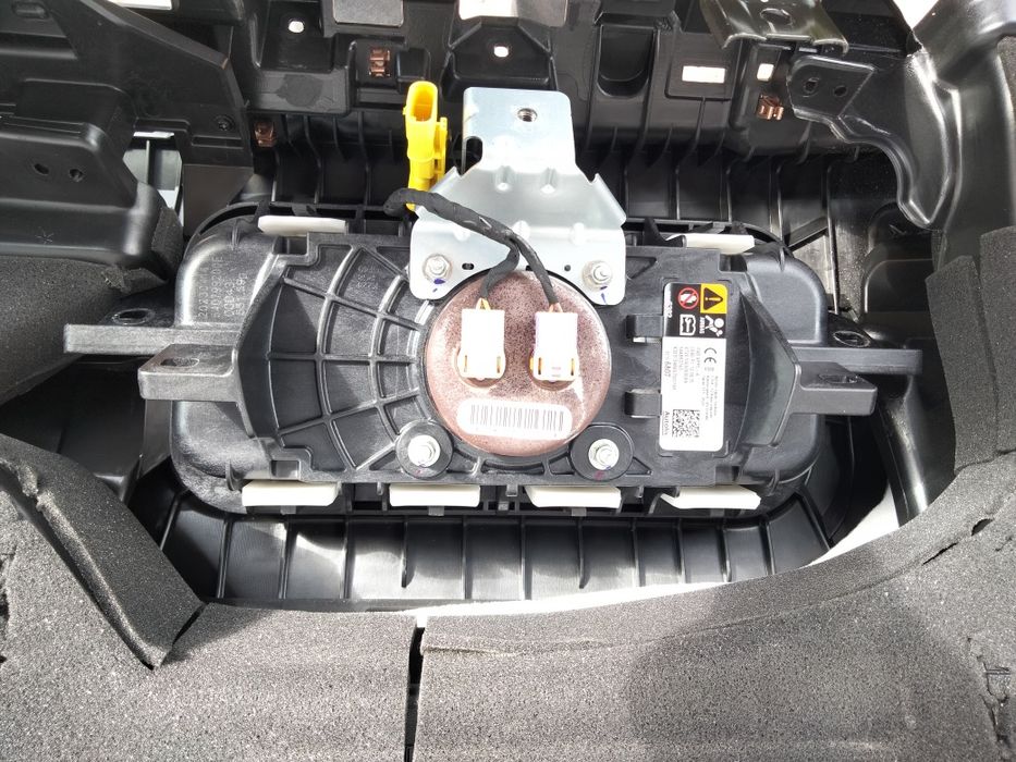 Торпедо Консоль передня Chevrolet Bolt EUV