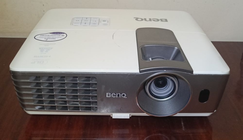 Продам проектор BENQ