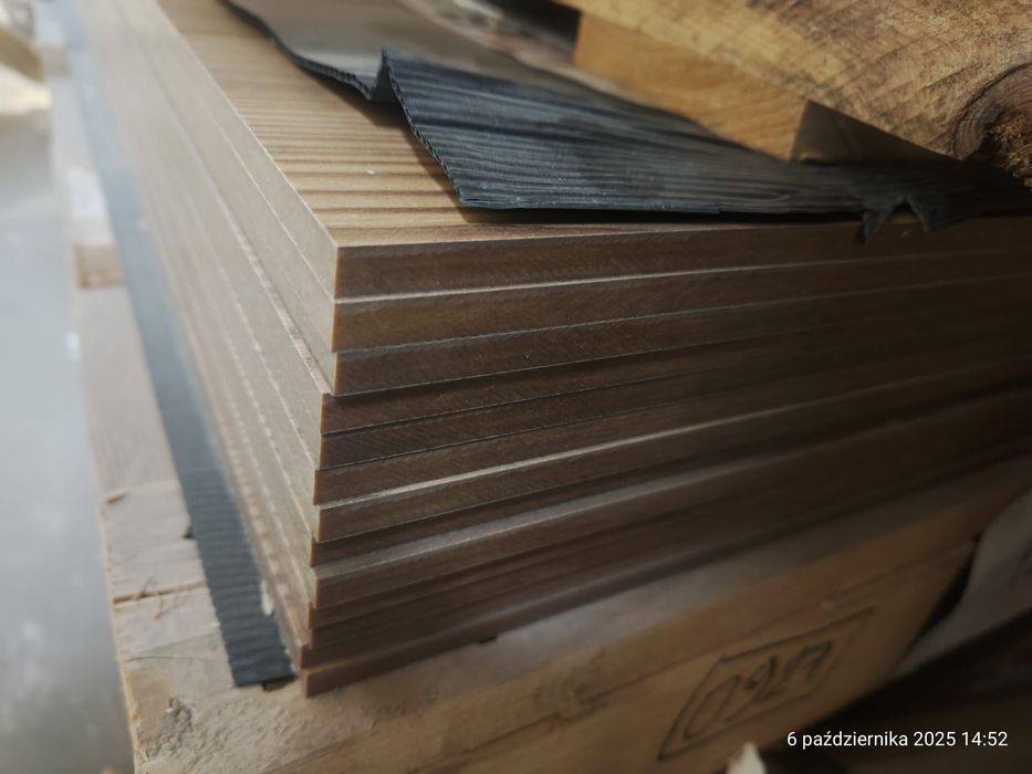 Płyta elewacyjna HPL brązowa 1300/2800mm gr. 6, 8, 10, 12mm