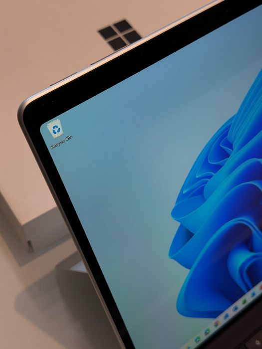 Microsoft Surface Pro 11 – 16GB / 512GB – Como Novo!