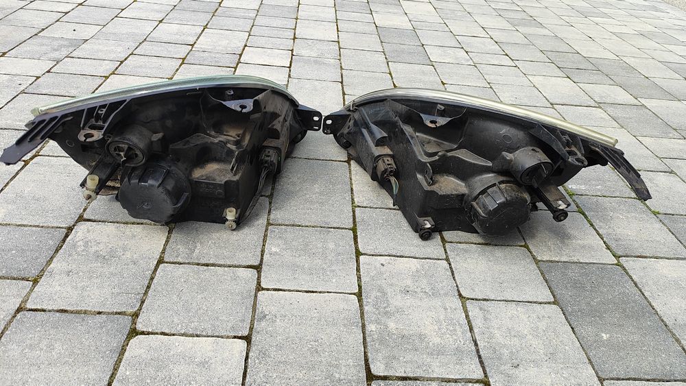 Lampy przednie przód Ford Fiesta MK6