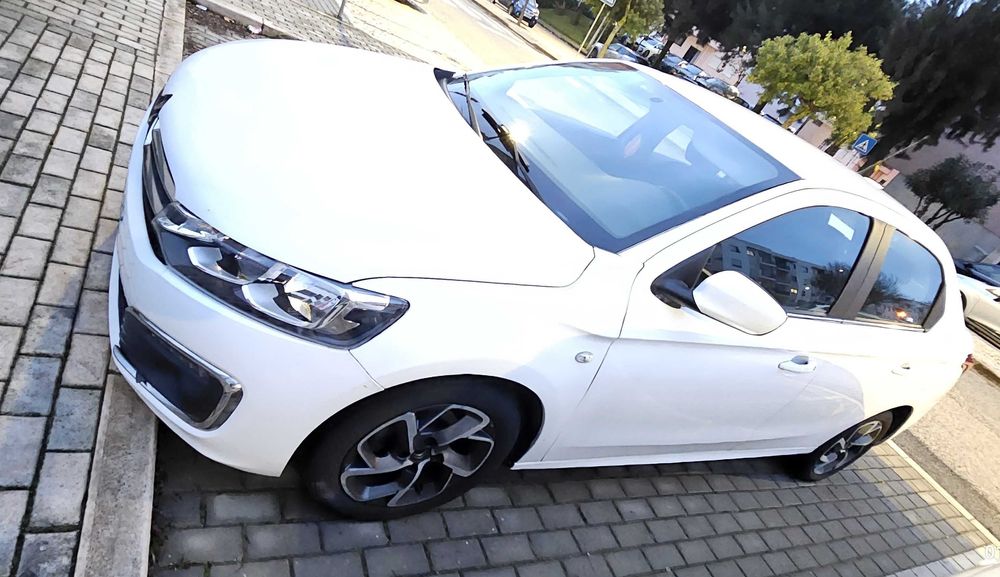 Citroën C-Elysée 1.5 BlueHDi 102cv – Económico e Espaçoso