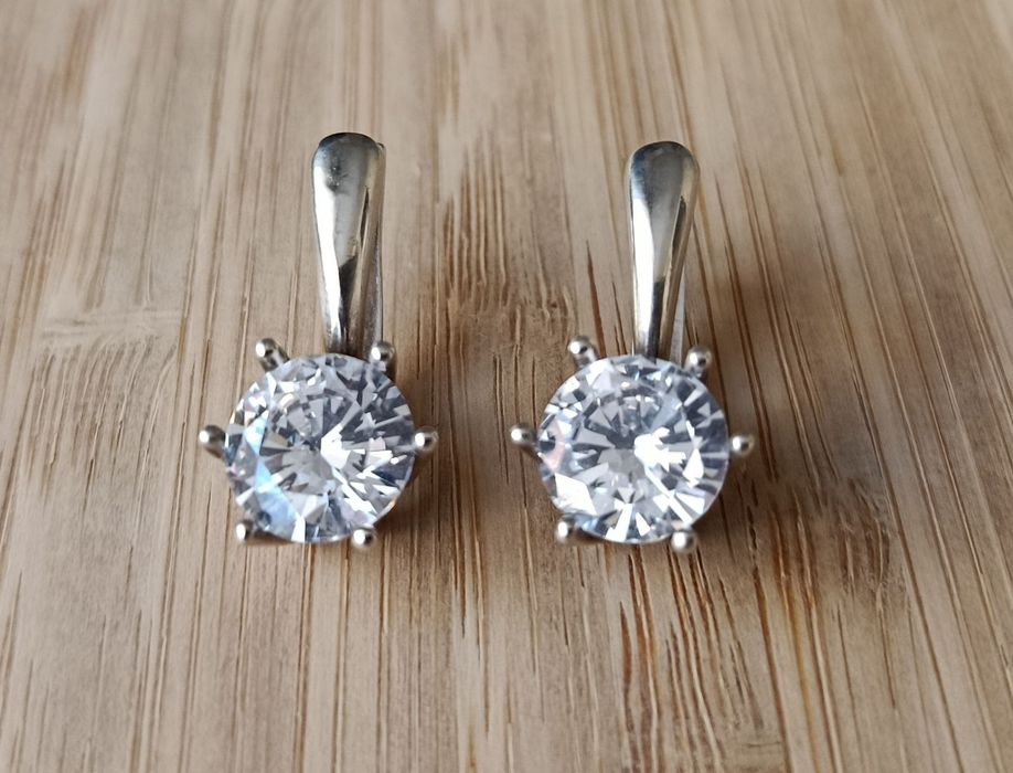 Серебряные серьги с крупными  фианитами