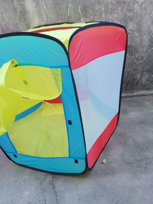 Tenda de criança com 100 bolas