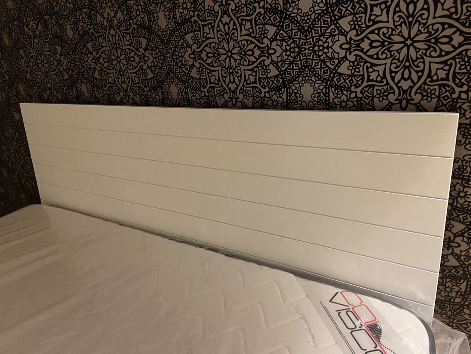 Cama de casal King Size com gaveteiros