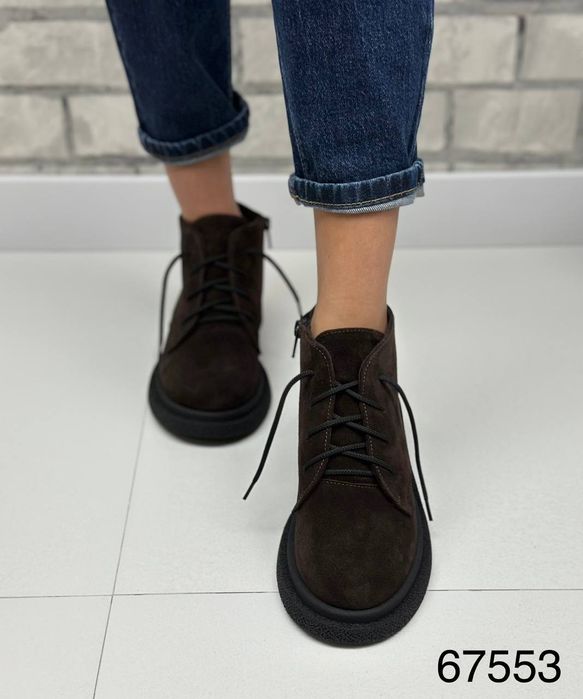 Жіночі шкіряні демісезонні черевики в кольорах