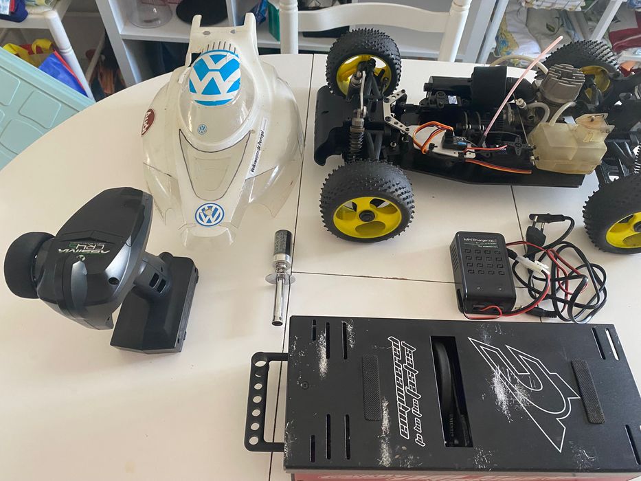 Carro rádio controlo a gasolina