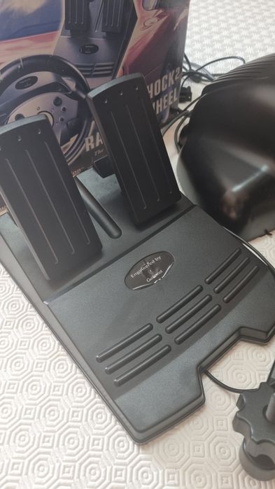 Volante e Pedais Ferrari para Playstation 1