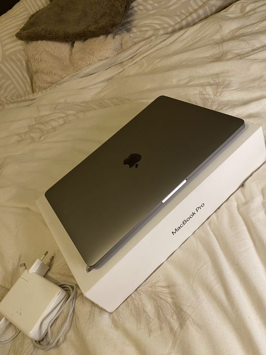 Laptop Apple Macbook pro m1 1Tb, 92 cykle, jak nowy!’
