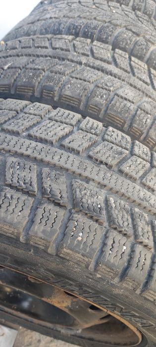 Зимняя резина R14 185/65  с дисками  разболтовка 4х114,3.Цена за штуку