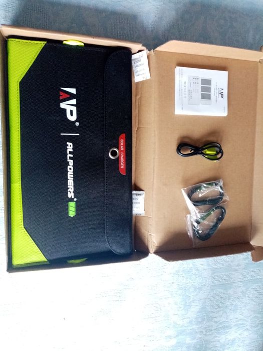 Ładowarka i power bank solarny 21W USB A/B/C