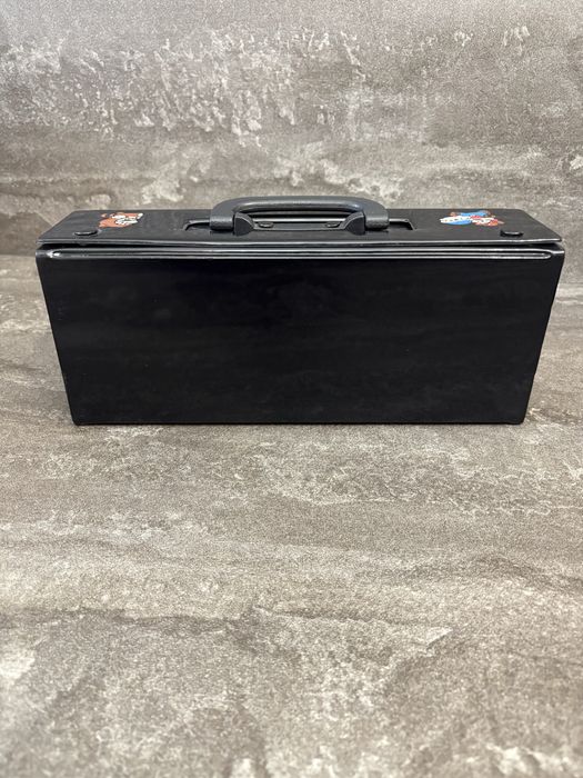 Кейс Nintendo Famicom з колекцією картриджів 11 штук