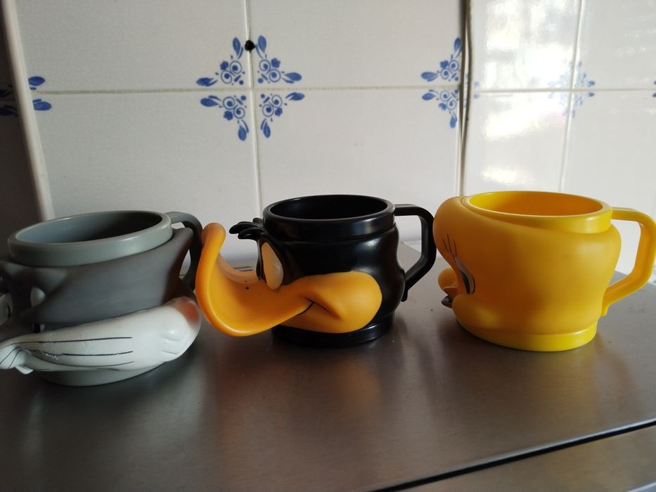 Canecas de plástico looney toons anos 90