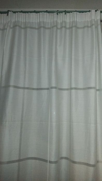 Продам белые шторы