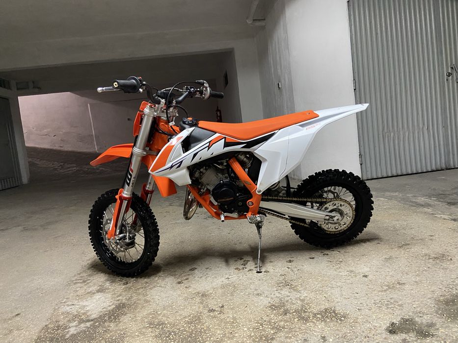 KTM 65 SX de 2023 com 19 horas, com descanso lateral