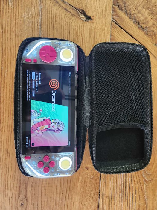 Retro konsola Gamemt e6 max android jak steam deck
