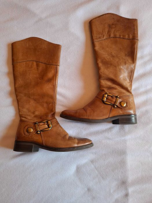 Botas cano alto pele castanha