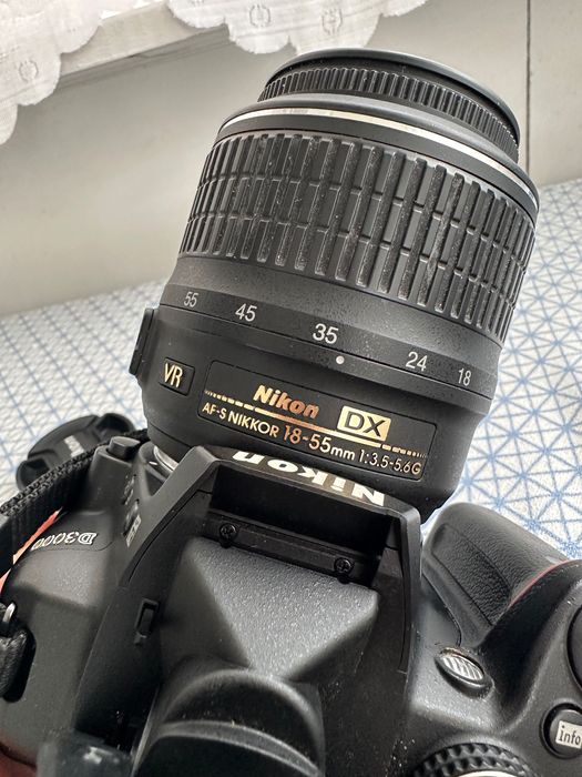 Продам фотоапарат Nikon D3000 в комплекті. Стан ідеал