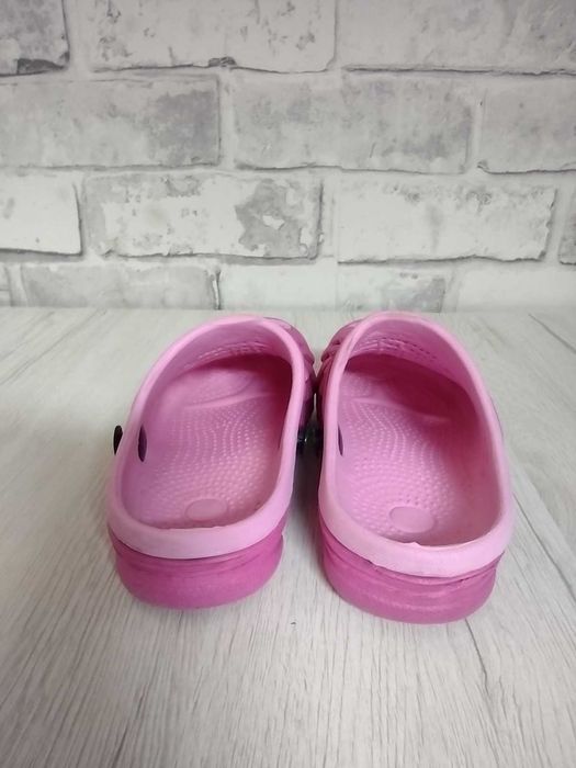 różowe Klapki piankowe na basen plażę typu crocsy 24/25 motylki lekkie