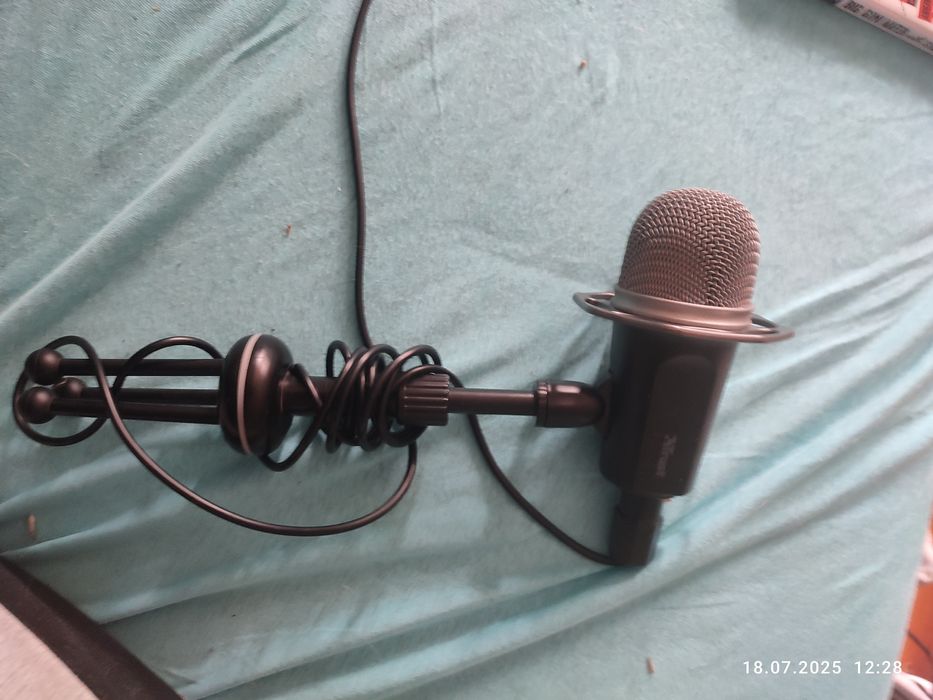 Mam na sprzedaż mikrofon pojemnościowy trust
