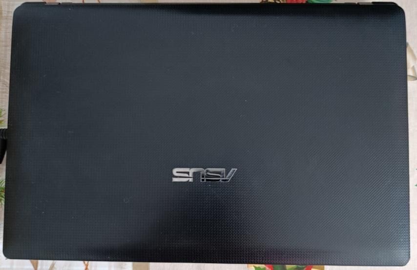 Ноутбук ASUS у хорошому стані
