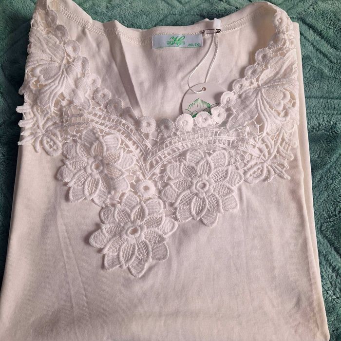 Bluzka krótki rękaw gipiura biała roz. 2XL/3XL