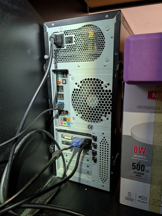 Продам системний блок Gigabyte  OP4CUM2 в хорошому стані.