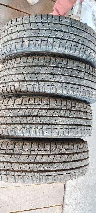 Продам б/у шини в гарному стані