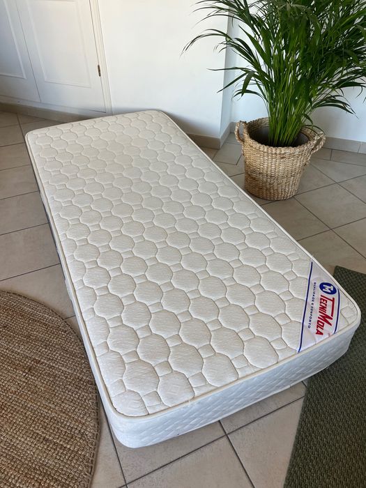 1 colchão de 90X200