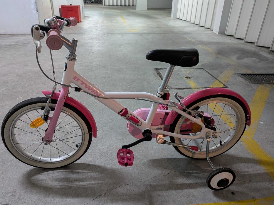 Bicicleta Criança Côr de Rosa