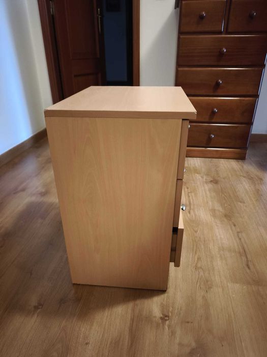 Comoda/Mesa Cabeceira 3 gavetas